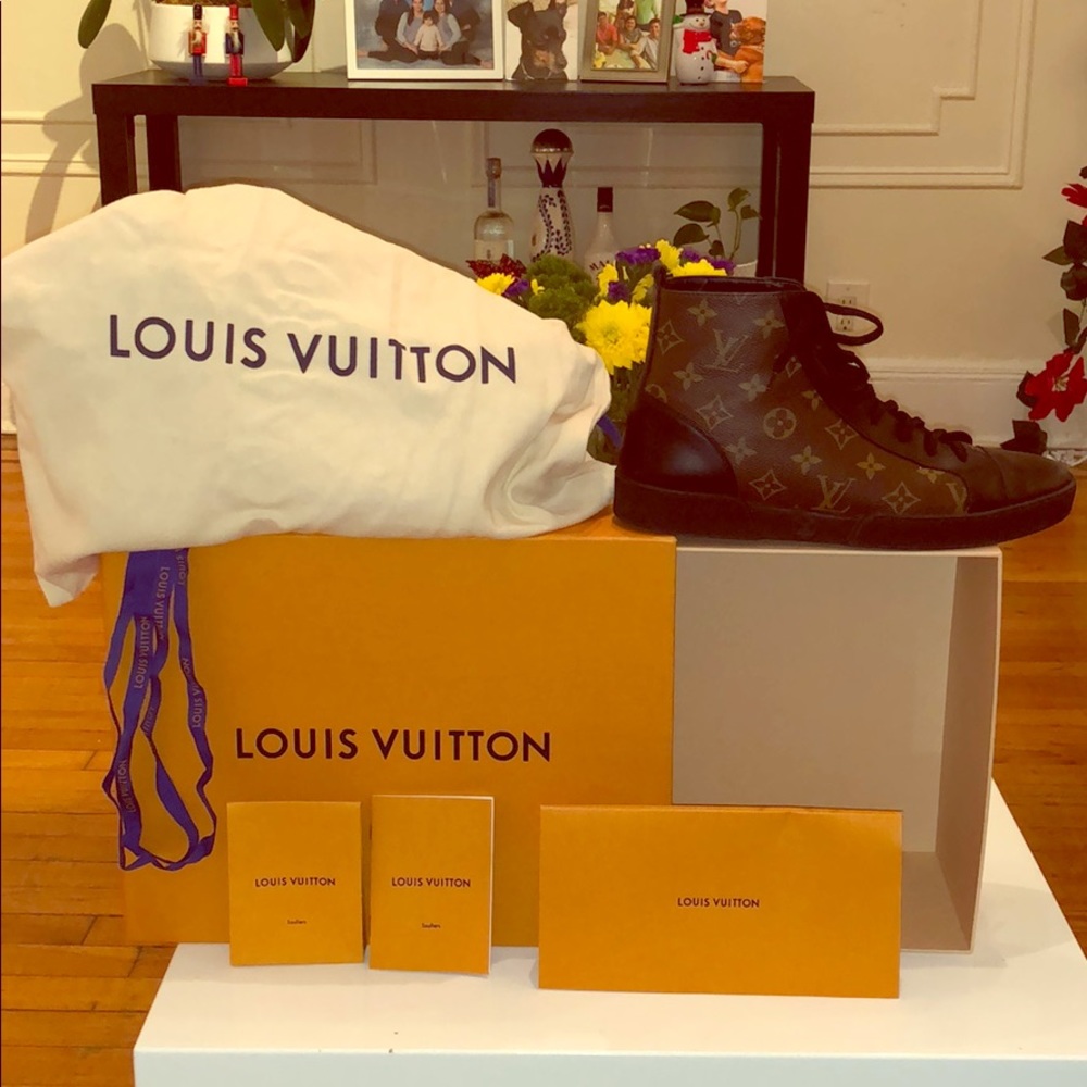 Almost new high top sneakers Louis Vuitton